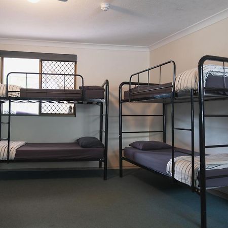 גולד קוסט Maxmee Backpackers Resort מראה חיצוני תמונה