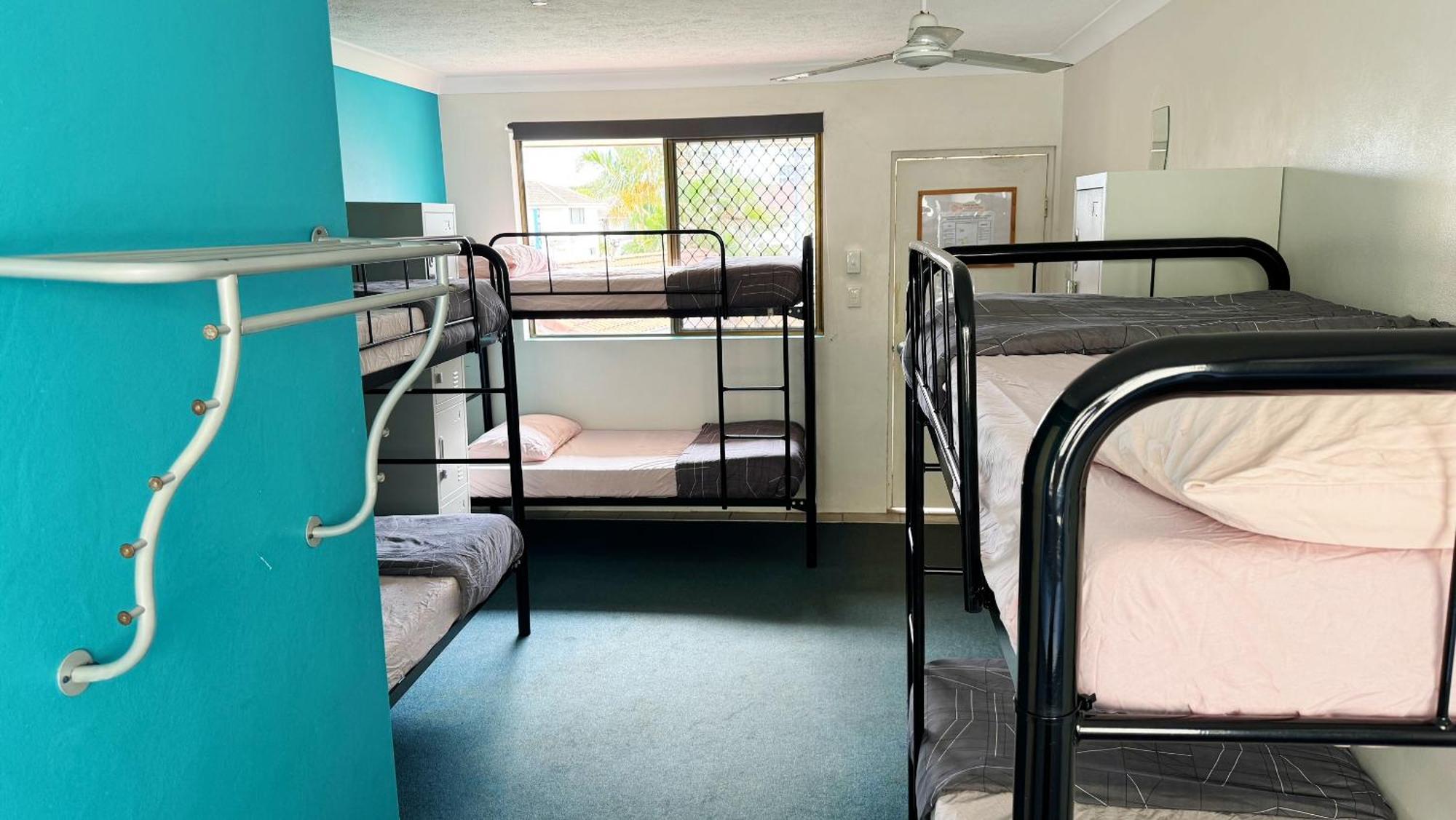 גולד קוסט Maxmee Backpackers Resort מראה חיצוני תמונה