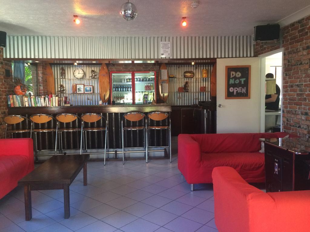 גולד קוסט Maxmee Backpackers Resort מראה חיצוני תמונה