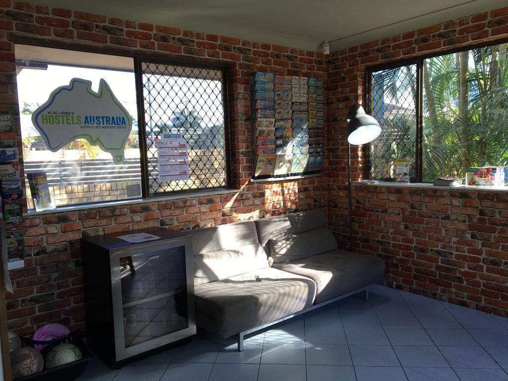 גולד קוסט Maxmee Backpackers Resort מראה חיצוני תמונה