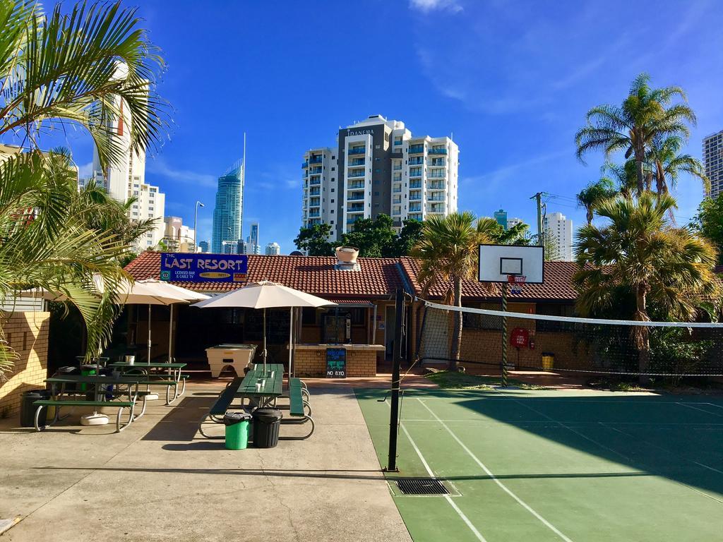 גולד קוסט Maxmee Backpackers Resort מראה חיצוני תמונה
