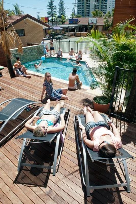 גולד קוסט Maxmee Backpackers Resort מראה חיצוני תמונה