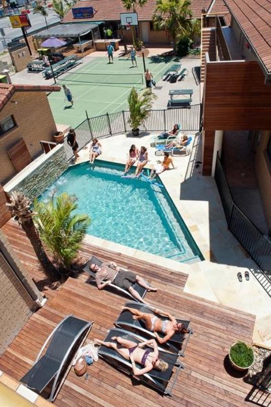 גולד קוסט Maxmee Backpackers Resort מראה חיצוני תמונה